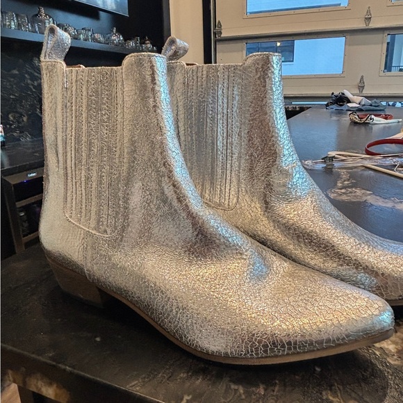 Ivylee Silver Booties - Picture 2 of 3